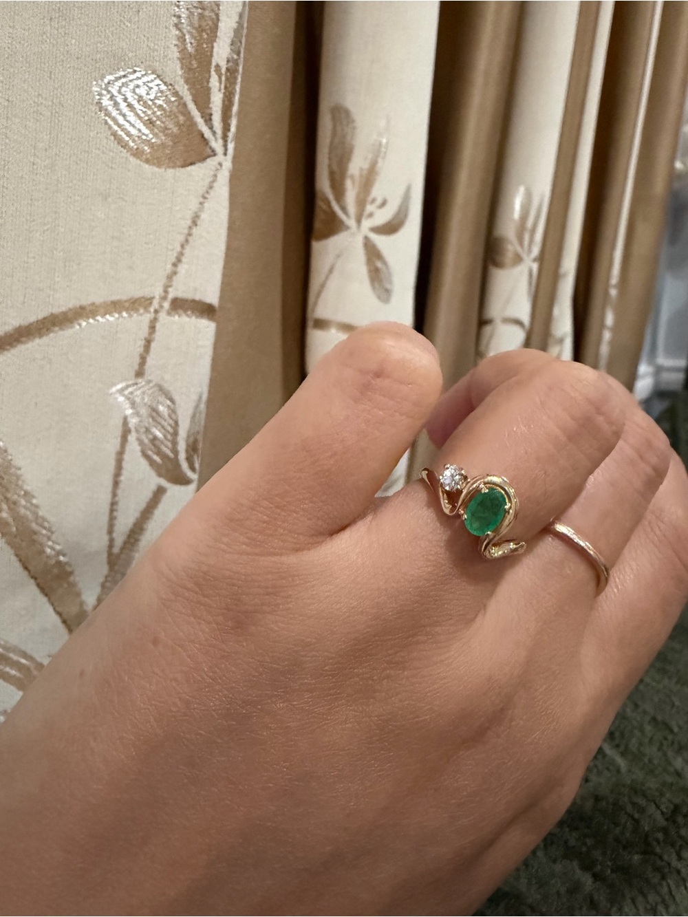 14k solid gold with emerald and diamonds ring size 5